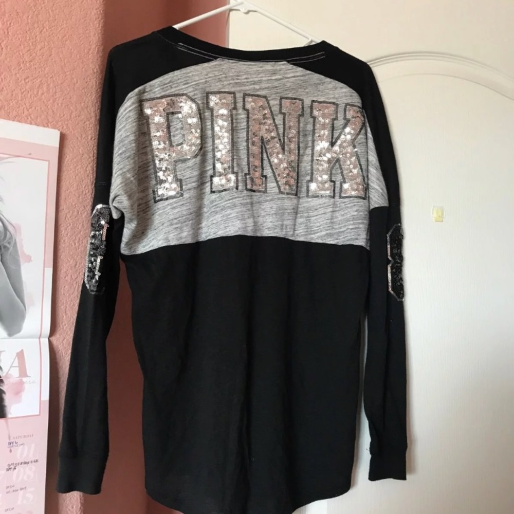 PINK blink v-neck size xs